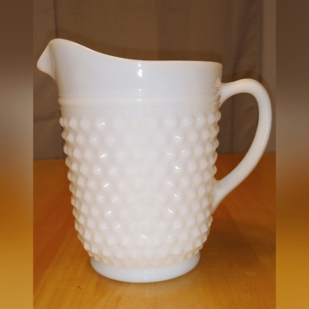 Vintage Mid Century 2qt Hobnail Milk Glass Pitcher